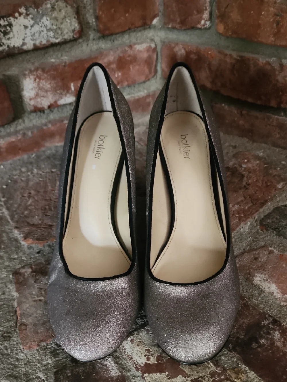 Botkier Pewter Metallic Leather Pointed Toe Block Heel Pumps Comfortable Chic